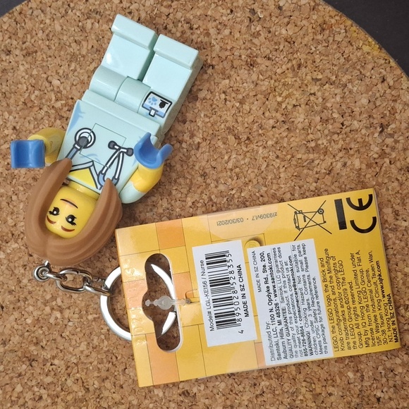 Lego LEDLITE Nurse with a Keychain - Picture 14 of 14